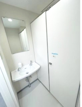 タカクラビルの独立洗面台