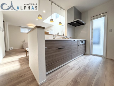 【キッチン】 | 姫路市飾磨区上野田五丁目　新築戸建　６号地 | カウンターキッチンは会話を楽しみながらお料理ができます♪