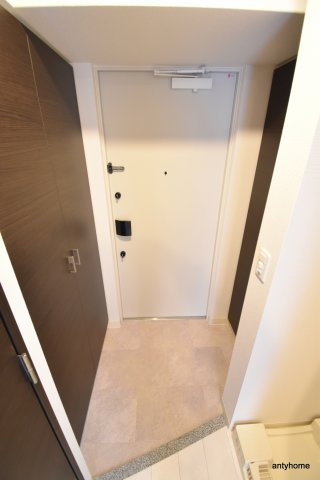 エステムコート大阪WESTⅡ　仲介手数料無料の玄関
