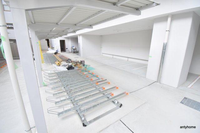 エステムコート大阪WESTⅡ　仲介手数料無料の駐車場