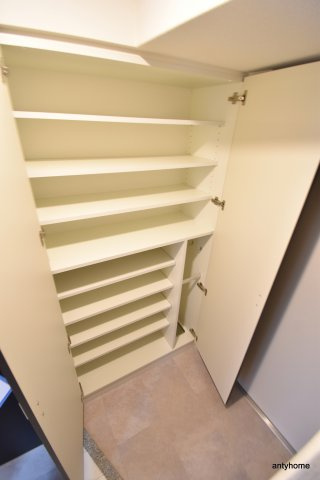 エステムコート大阪WESTⅡ　仲介手数料無料の収納