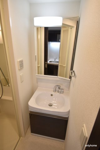 エステムコート大阪WESTⅡ　仲介手数料無料の洗面所