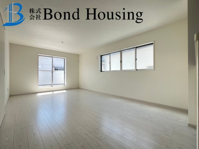 インナーガレージハウス　東二見3期　新築戸建の居間・リビング