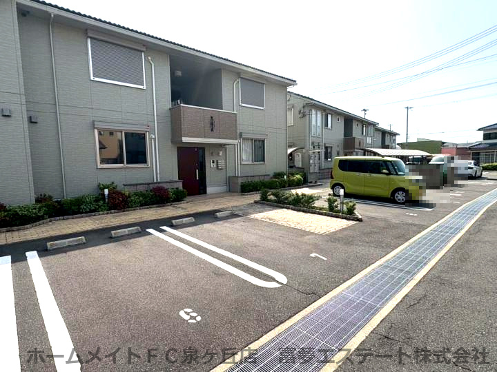 ルシエル メイキラ A棟の駐車場