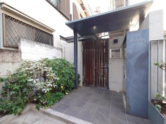 【エントランス】 | ローブ | エントランス。オートロック付きなので防犯面でも安心です