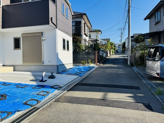 八王子市　富士見町　新築一戸建て　４期の前面道路含む現地写真|～東4ｍ道路に面しています～