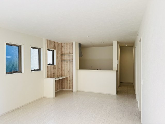 八王子市　富士見町　新築一戸建て　４期の居間・リビング|～19.0帖の明るいLDKで家族団欒の時間をお過ごしいただけます～