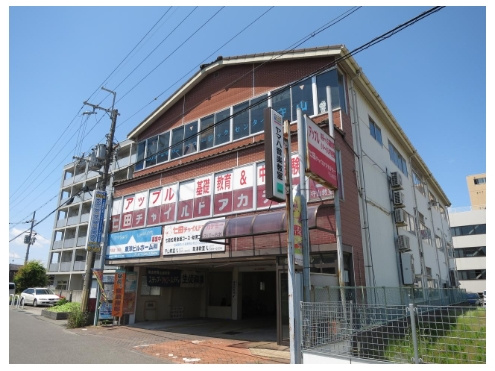 駅前橋本ビルの外観