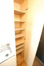 明るい色調の室内です