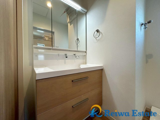 新築戸建　茅ヶ崎市小和田1丁目の独立洗面台