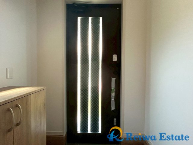 新築戸建　茅ヶ崎市小和田1丁目の玄関