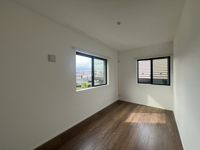 横浜市港北区鳥山町新築戸建の洋室|広々とした洋室です