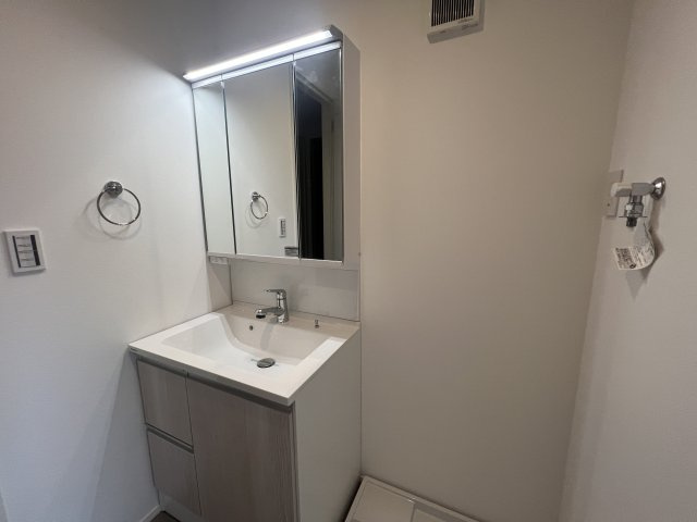 横浜市港北区鳥山町新築戸建の独立洗面台|独立洗面台で身支度をすべて済ませてしまいましょう