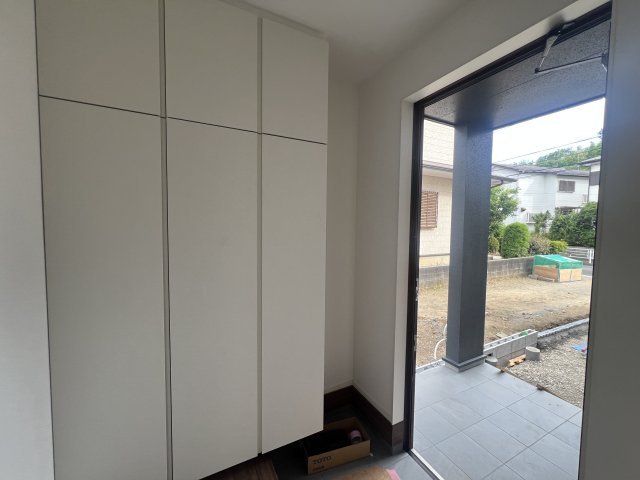 横浜市港北区鳥山町新築戸建の玄関|きれいな玄関です