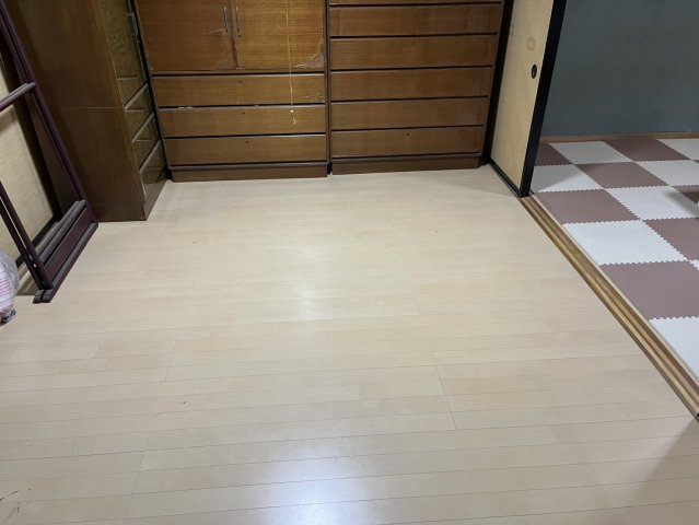 清水区三保の洋室