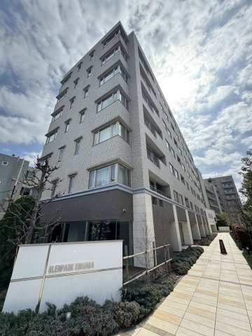 グレンパーク駒場E棟の外観