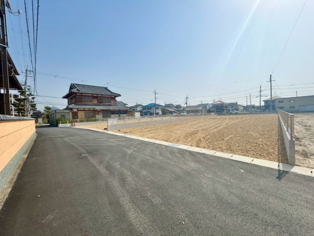 守山市川田町2号地　建築条件無し売土地の前面道路含む現地写真