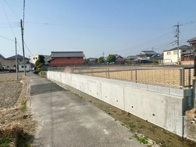 守山市川田町2号地　建築条件無し売土地の前面道路含む現地写真