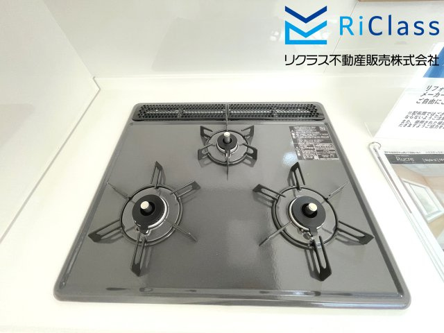 中古戸建　神戸市長田区片山町1丁目7のキッチン|３口コンロです