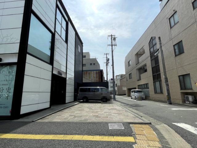 shinビルの駐車場