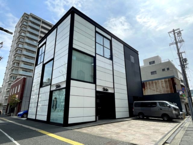 shinビルの外観