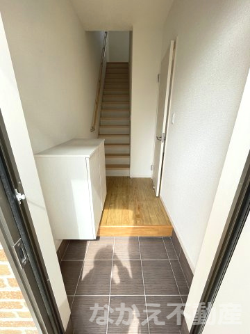 【玄関】 | 収納もある玄関です