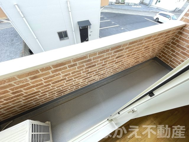【バルコニー】 | お洗濯にも便利なバルコニー付き