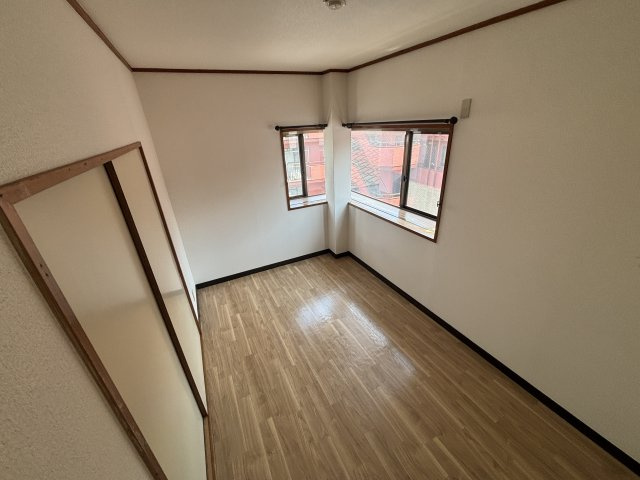 ロックビレッジの洋室|広々とした洋室です
