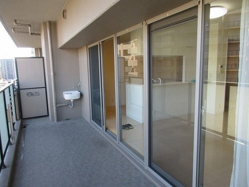 熊本市中央区新町１丁目の賃貸マンションのバルコニー