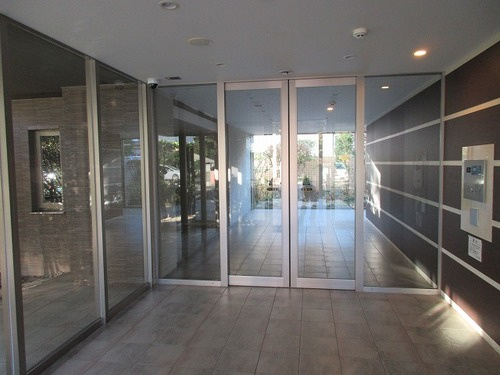 熊本市中央区新町１丁目の賃貸マンションのエントランス