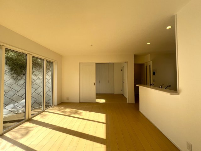 道路も地面も建物もイチから造るこの街【旭区市沢町】新築戸建