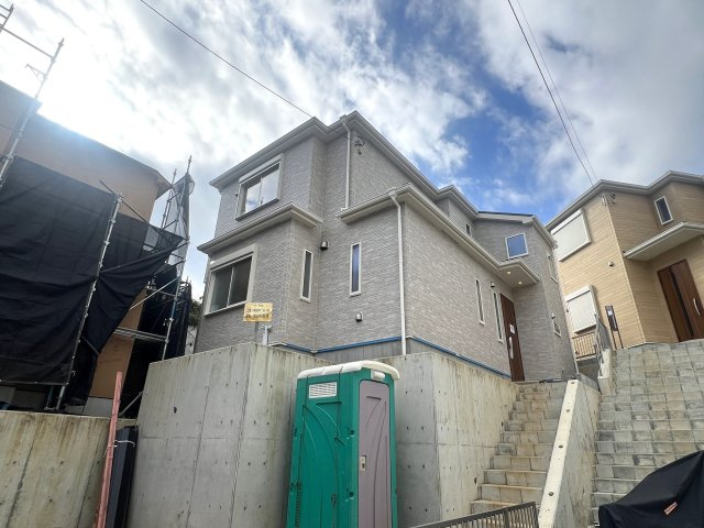 道路も地面も建物もイチから造るこの街【旭区市沢町】新築戸建の外観|建物完成しました！
ご内覧が可能です◎