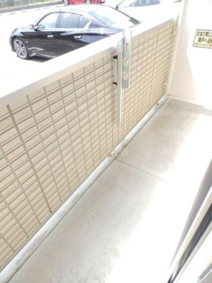 【バルコニー】 | アンベリール | 開放的で明るい空間を演出してくれるバルコニーです