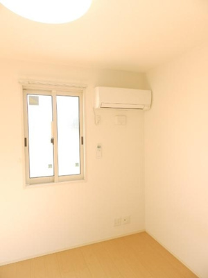 【居間・リビング】 | アンベリール | こちらの居間で趣味の時間をお楽しみください