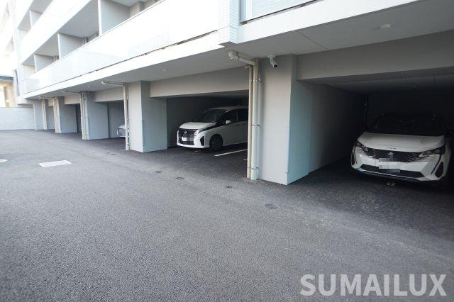 グランドオーク九品寺の駐車場