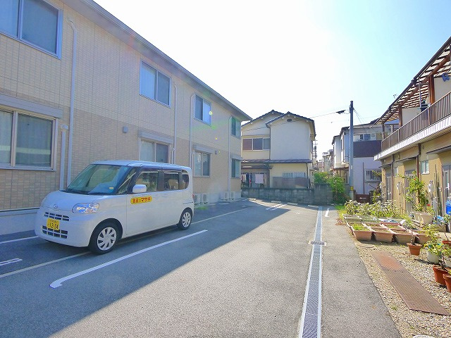 コーラル杉本の駐車場|カースペースがあります