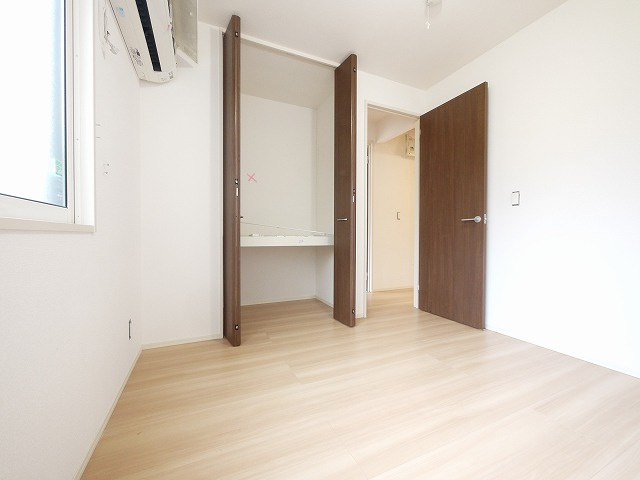 コーラル杉本の洋室|コンパクトで使いやすい洋室です