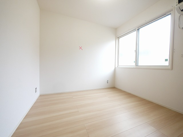 コーラル杉本の洋室|落ち着いた色調の洋室です