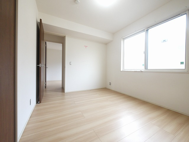 コーラル杉本の洋室|個人の部屋や寝室として使える洋室です