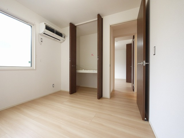 コーラル杉本の洋室|ゆったりした洋室です