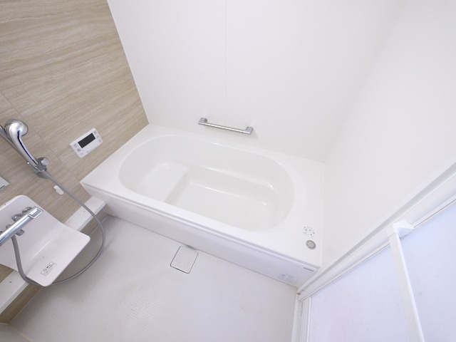 コーラル杉本の浴室|ゆったり過ごせるお風呂です