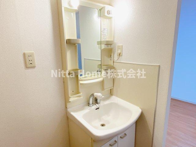 ファミールコーポ高屋2の洗面所|独立洗面台を完備◎