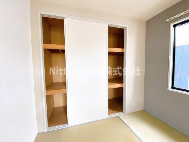 ファミールコーポ高屋2の収納|収納豊富な押入です(*^^)