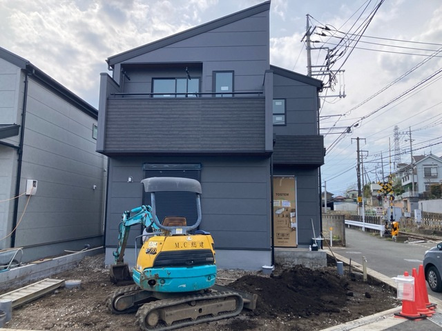 Livele Garden.S　あきる野野辺第5期　全5棟　1号棟の前面道路含む現地写真