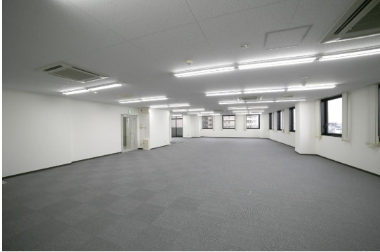 プリシード城陽駅前ビルの内装