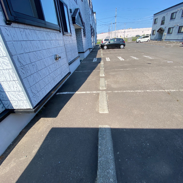 ＬブロードⅠの駐車場