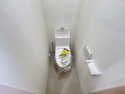 【トイレ】 | 宝塚市高司３丁目中古戸建 | シンプルで使いやすい２階トイレです