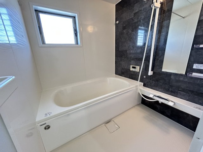 【浴室】 | 宝塚市高司３丁目中古戸建 | 日々の疲れを癒すお風呂付です