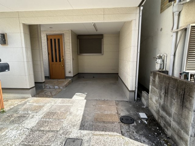 【駐車場】 | 宝塚市高司３丁目中古戸建 | 車をお持ちの方に嬉しい駐車場付きの物件です