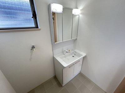 【独立洗面台】 | 宝塚市高司３丁目中古戸建 | 独立洗面化粧台付き